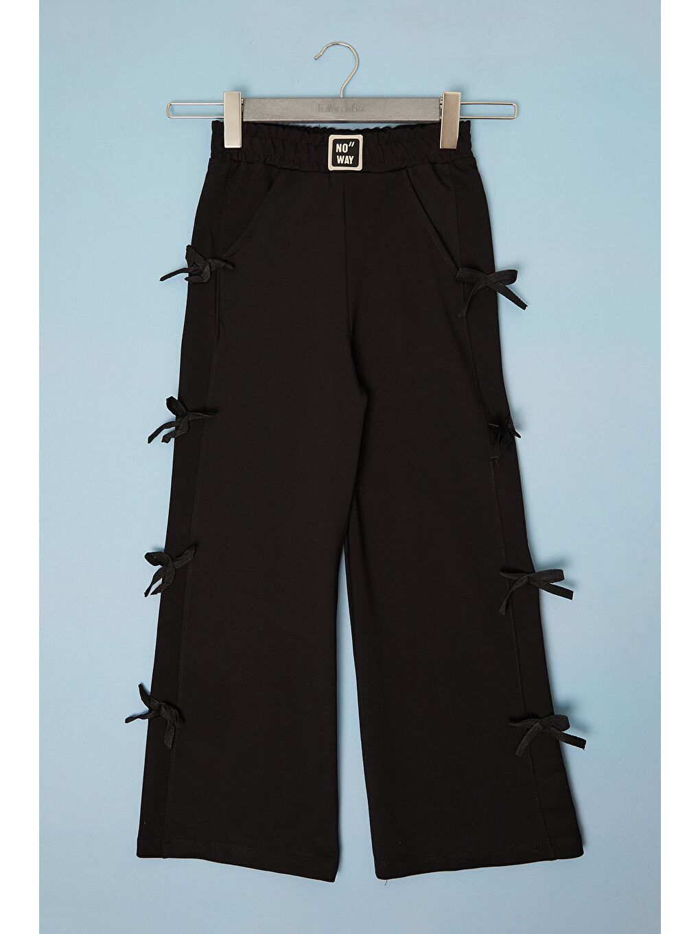 Siyah Kurdele Detaylı Kız Çocuk Pantolon