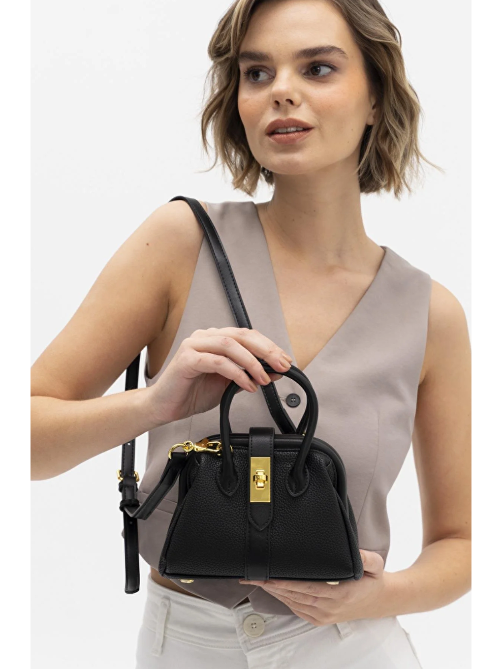 Siyah Kilitli Çapraz Askılı Kadın Çantası BYN1051-1
