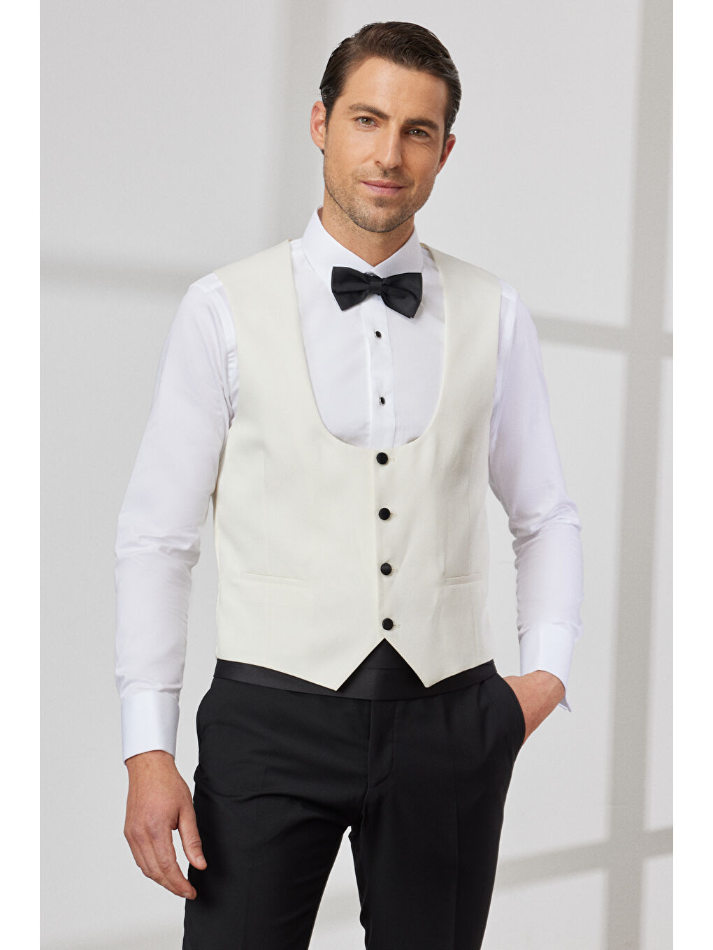 Erkek Beyaz Slim Fit Dar Kesim Şal Yaka Armürlü Yelekli Smokin Takım-6