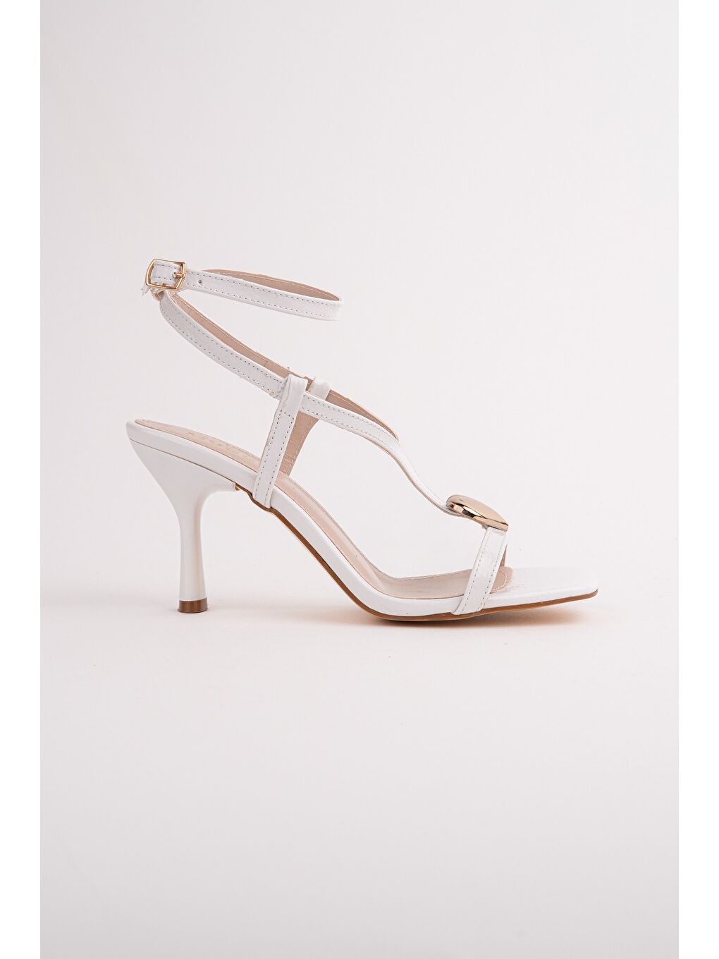 Beyaz HEART Kalp Aksesuarlı İnce Topuklu Kadın Sandalet-4