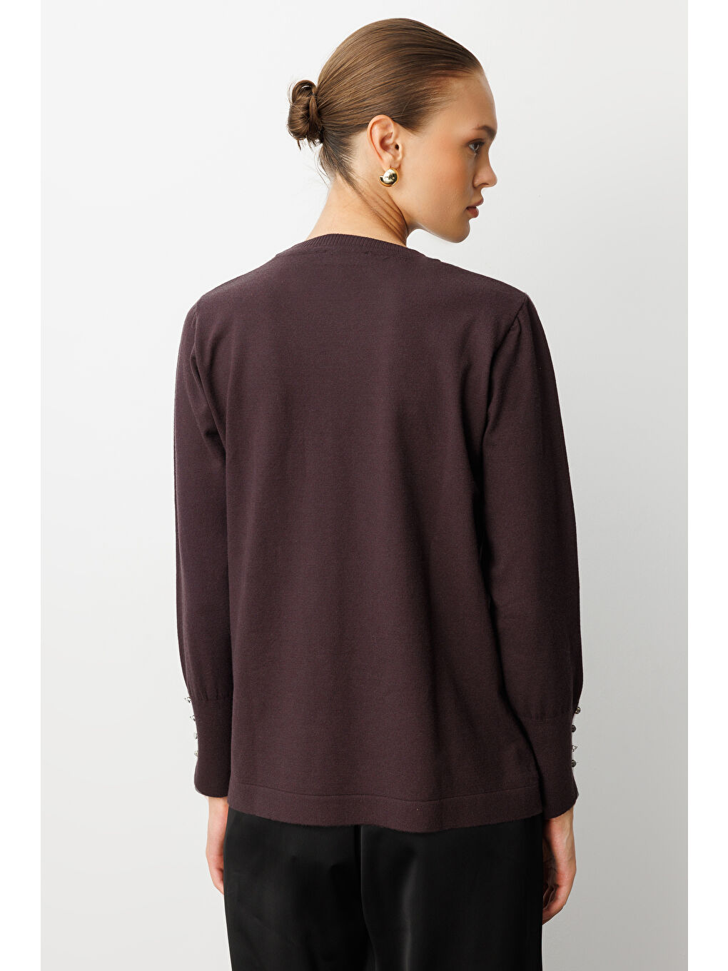 Kol Düğmeli Kahverengi Yuvarlak Yaka İnce Triko Kazak-3