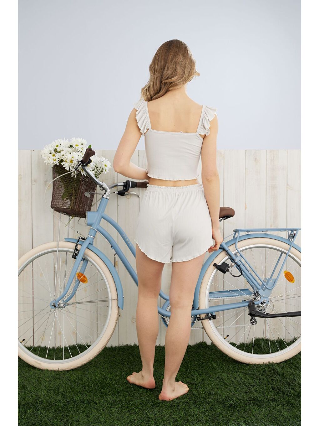 Gri Kadın Fırfır Detaylı Yüksek Kaliteli Fitilli Crop Şortlu Takım-3