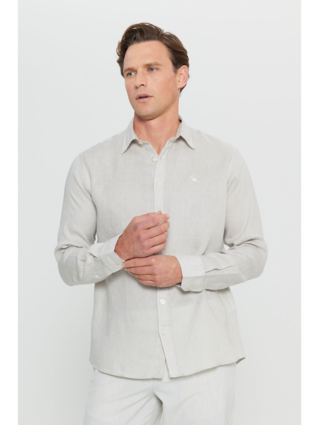 Erkek Bej %100 Keten Comfort Fit Rahat Kesim Düğmeli Yaka Gömlek-3