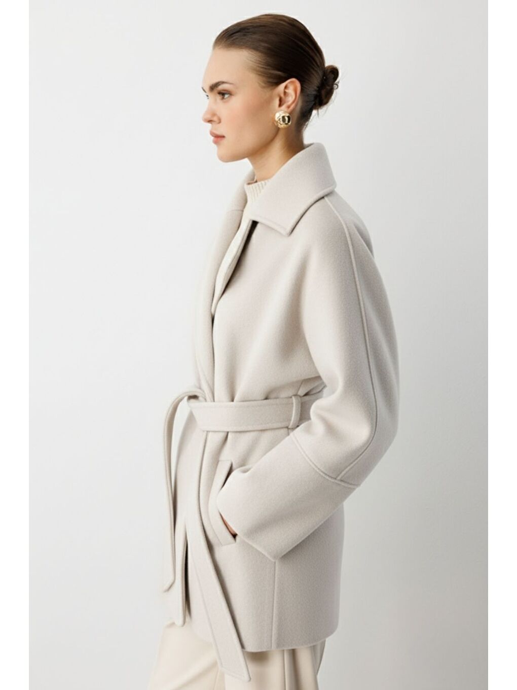 Rahat Kesim Yünlü Kısa Bej Rengi Kaşe Kaban-2