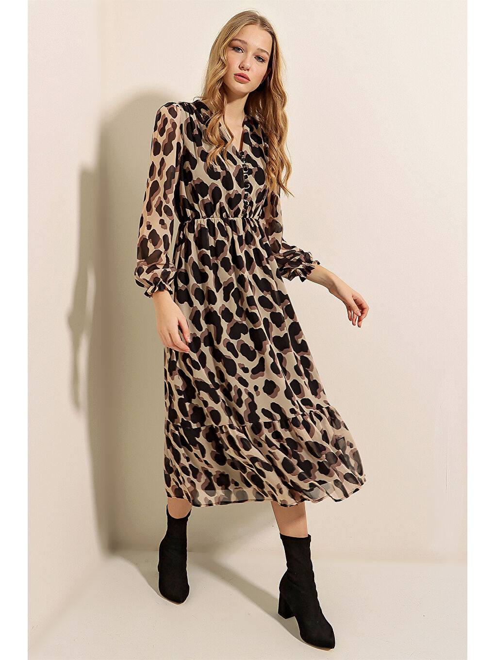 2137 Desenli Şifon Elbise - F.Bej