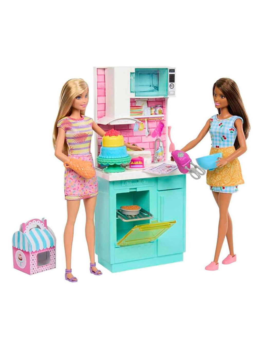 Barbie Brooklyn ve Malibu Pasta Yapıyor Oyun Seti HJY94-1