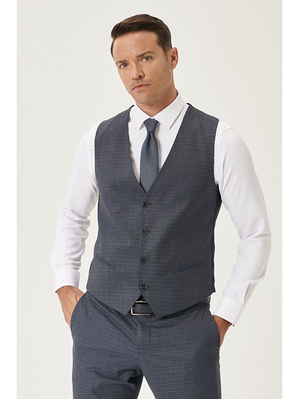 Erkek Lacivert-Siyah Slim Fit Dar Kesim Su Geçirmez Yelekli Nano Takım Elbise-2