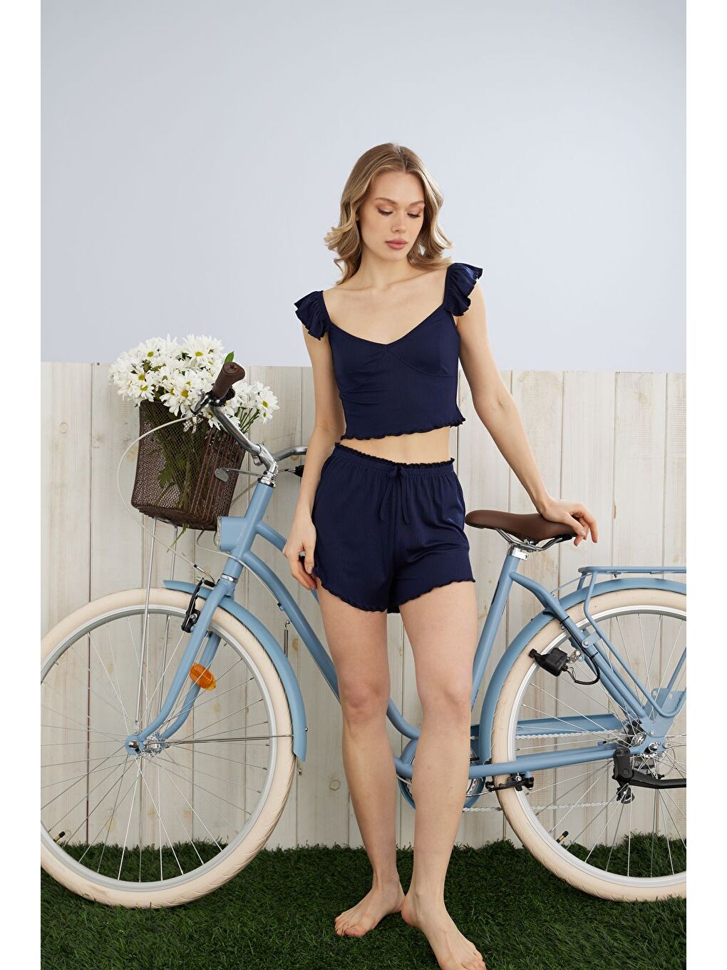 Lacivert Kadın Fırfır Detaylı Yüksek Kaliteli Fitilli Crop Şortlu Takım-1