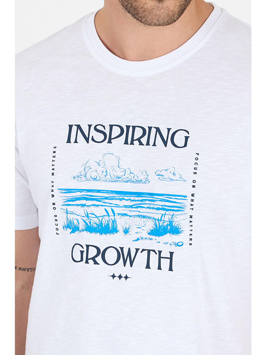 Beyaz Bisiklet Yaka Baskılı Penye Erkek %100 Pamuk Tişört-3