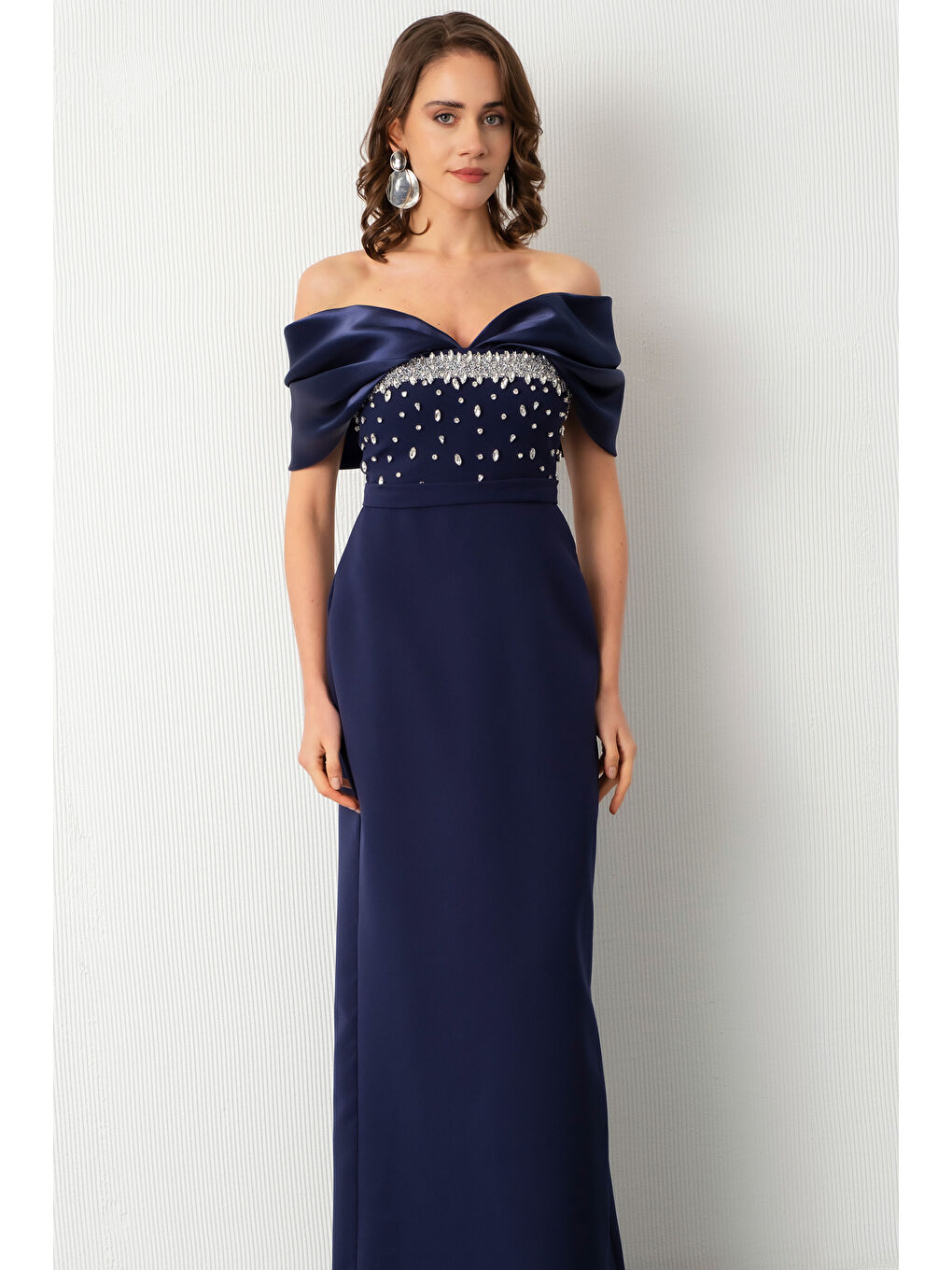 Kadın Lacivert Kayık Yaka Göğsü Taşlı Uzun Abiye Elbise-2