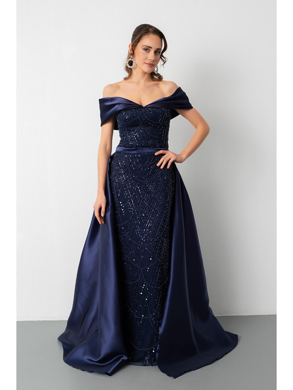 Kadın Lacivert Kayık Yaka Kuyruklu Uzun Abiye Elbise-1