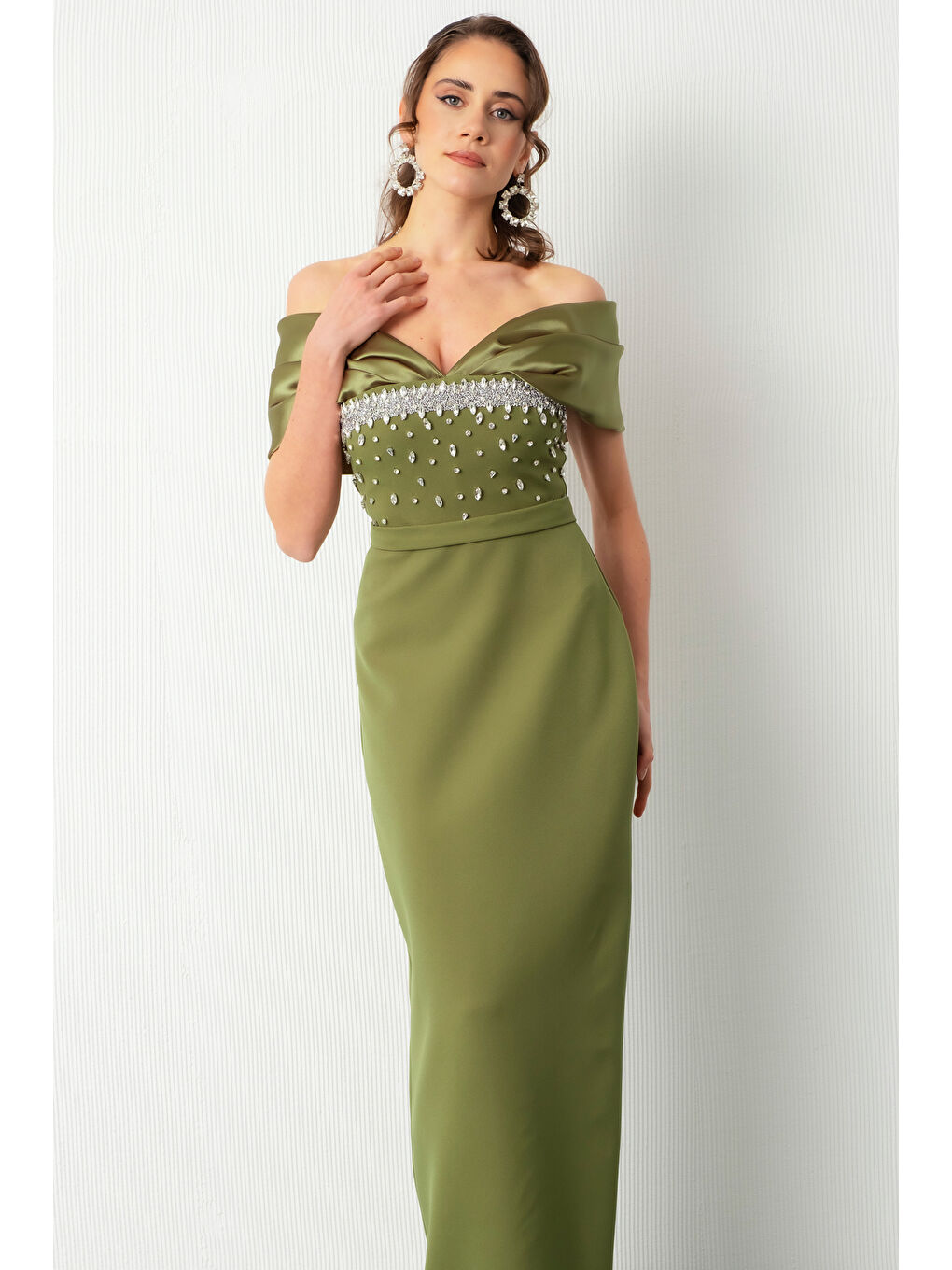 Kadın Haki Kayık Yaka Göğsü Taşlı Uzun Abiye Elbise-2