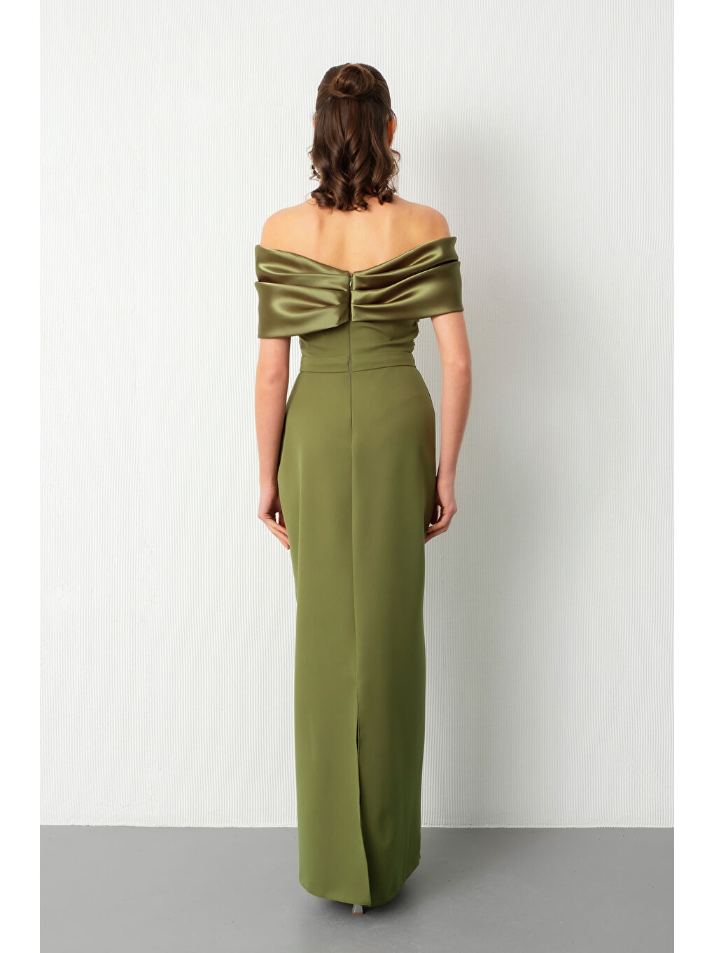 Kadın Haki Kayık Yaka Göğsü Taşlı Uzun Abiye Elbise-5