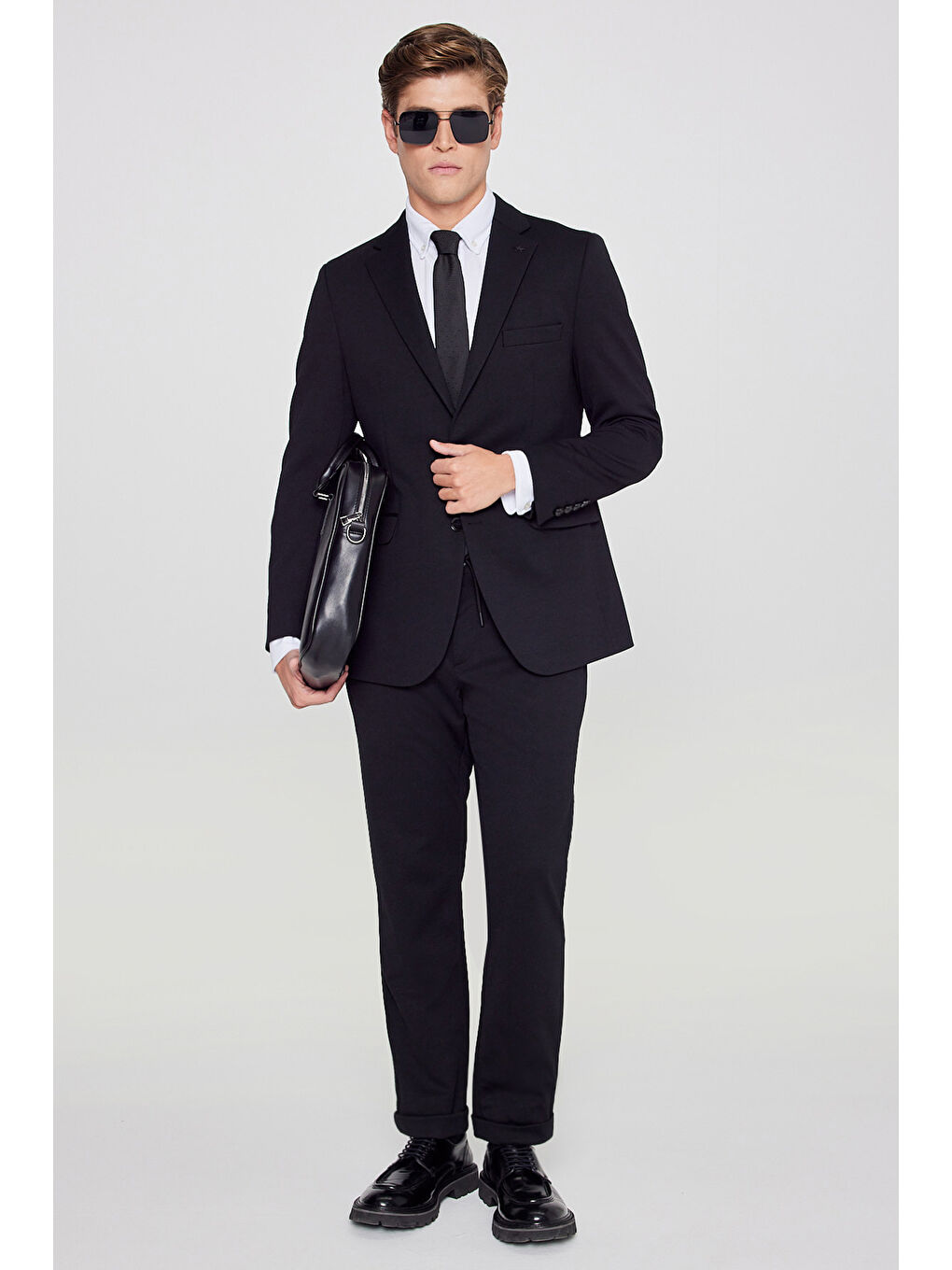 Erkek Siyah Slim Fit Dar Kesim Mono Yaka Beli Bağlamalı Kapak Cepli Esnek Takım Elbise