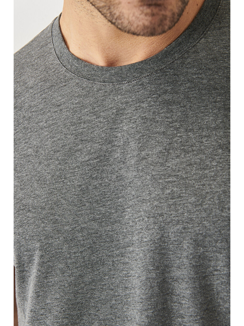 Erkek Antrasit Slim Fit Dar Kesim %100 Pamuk Bisiklet Yaka Kısa Kollu Tişört-3