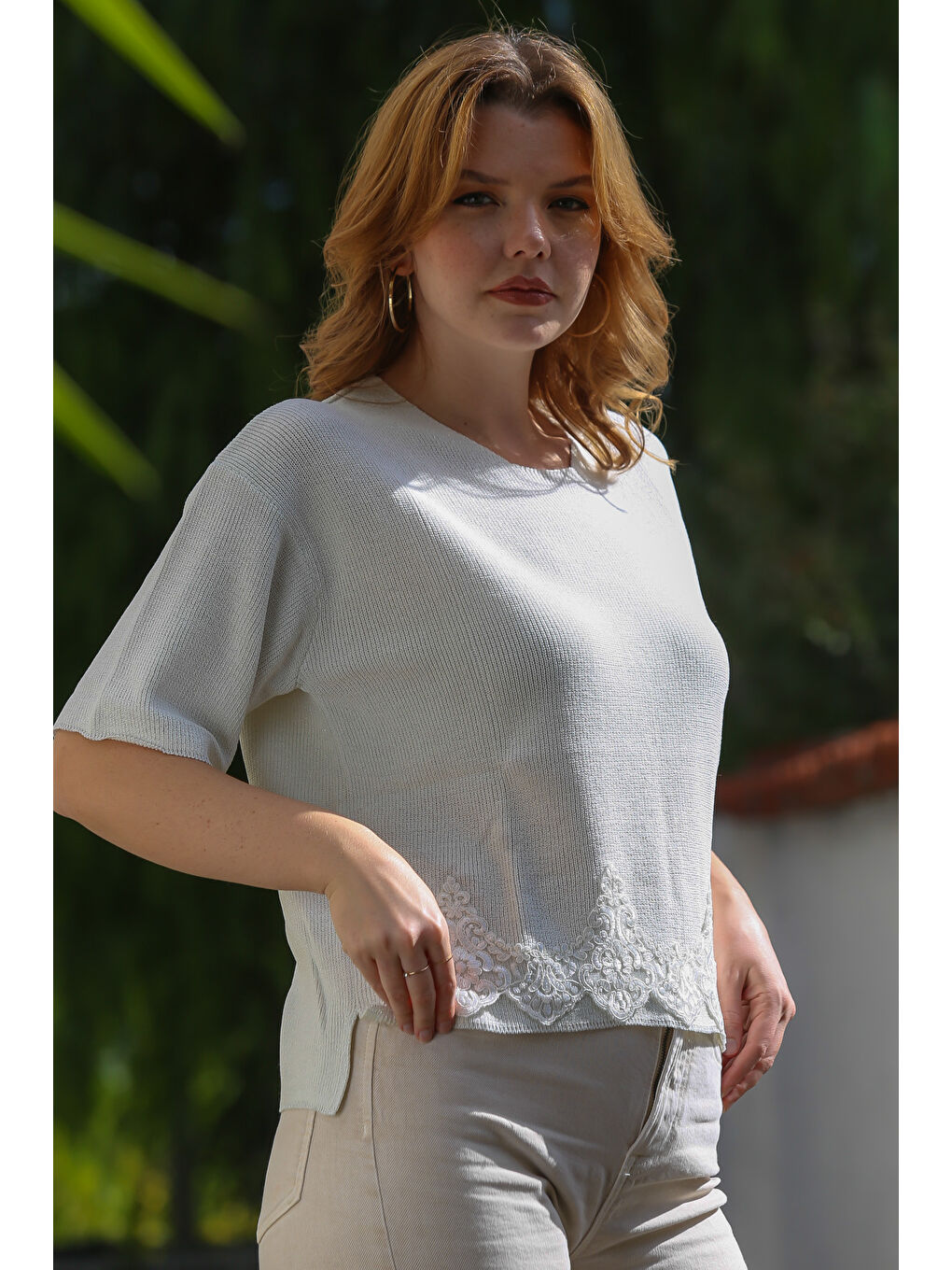 Ekru Krem Yuvarlak Yaka Kısa Kol Dantelli Triko Bluz 64 57-5