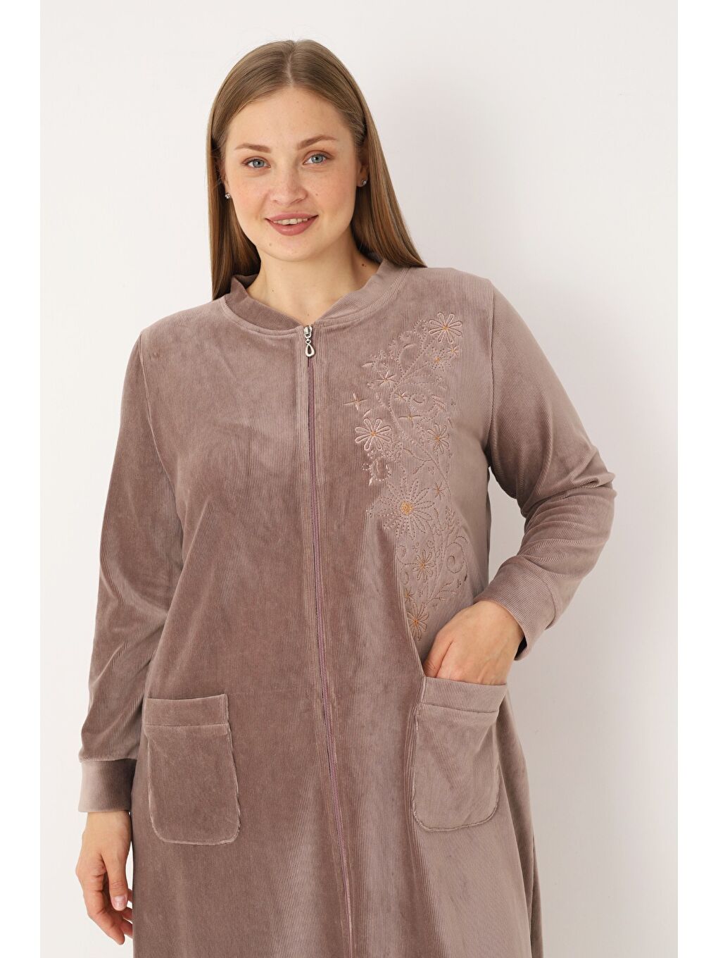 Kahverengi Lacivert Nakış Ve Taş Detaylı Pamuklu Kadife Fermuarlı Uzun Kollu Kadın Büyük Beden Elbise-2