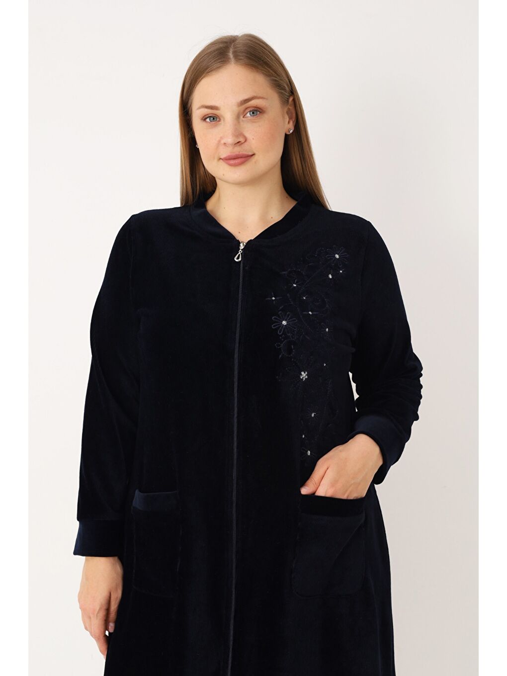 Lacivert Nakış Ve Taş Detaylı Pamuklu Kadife Fermuarlı Uzun Kollu Kadın Büyük Beden Elbise-3