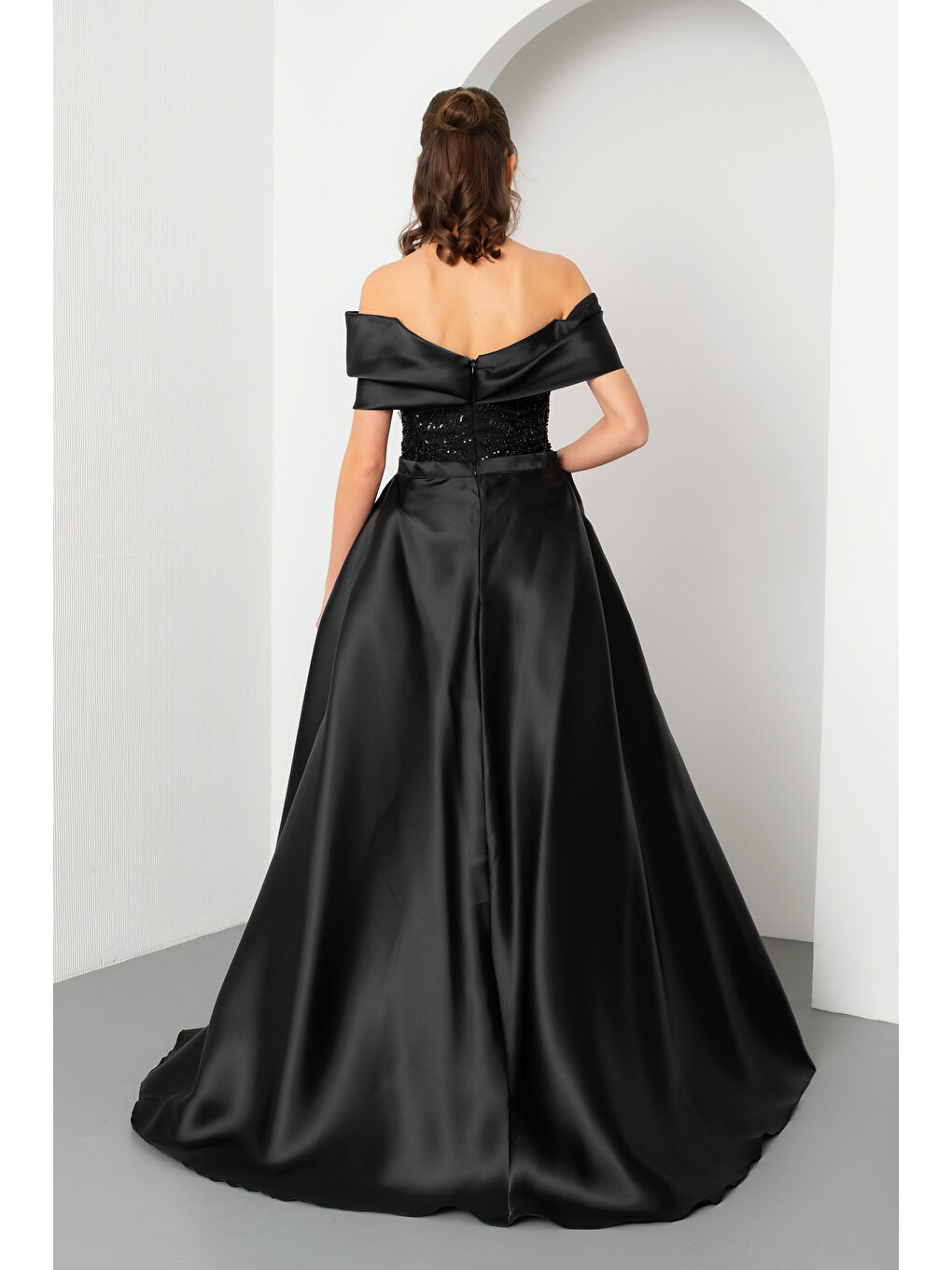 Kadın Siyah Kayık Yaka Kuyruklu Uzun Abiye Elbise-5