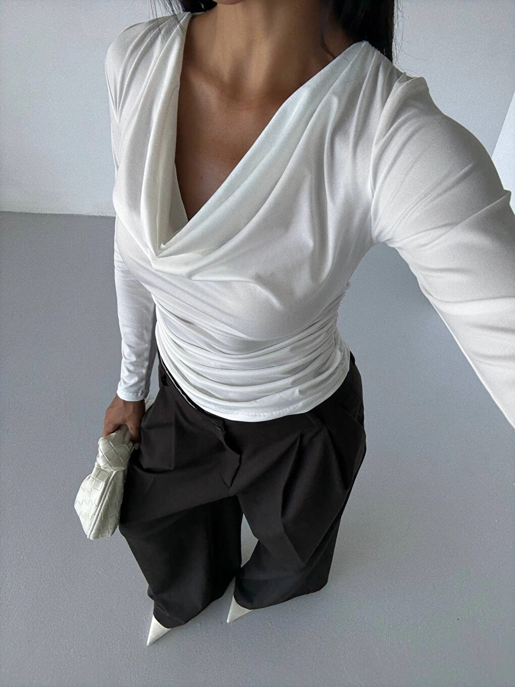 Kadın Beyaz Degaje Yaka Yandan Büzgülü Uzun Kol Sandy Bluz HZL24W-FRY122481-2