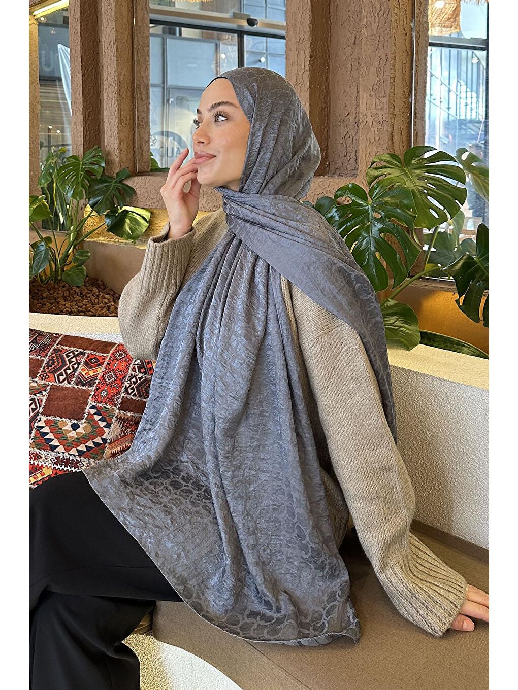 Bloom Desen Ayrobin Floş Jakar Şal Koyu Gri-2