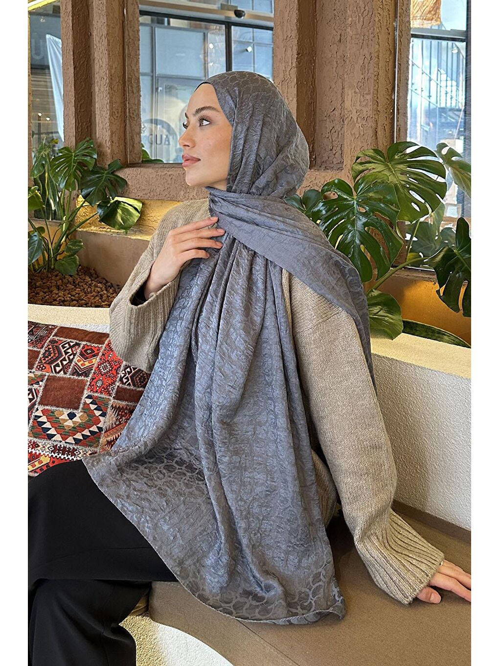 Bloom Desen Ayrobin Floş Jakar Şal Koyu Gri-3