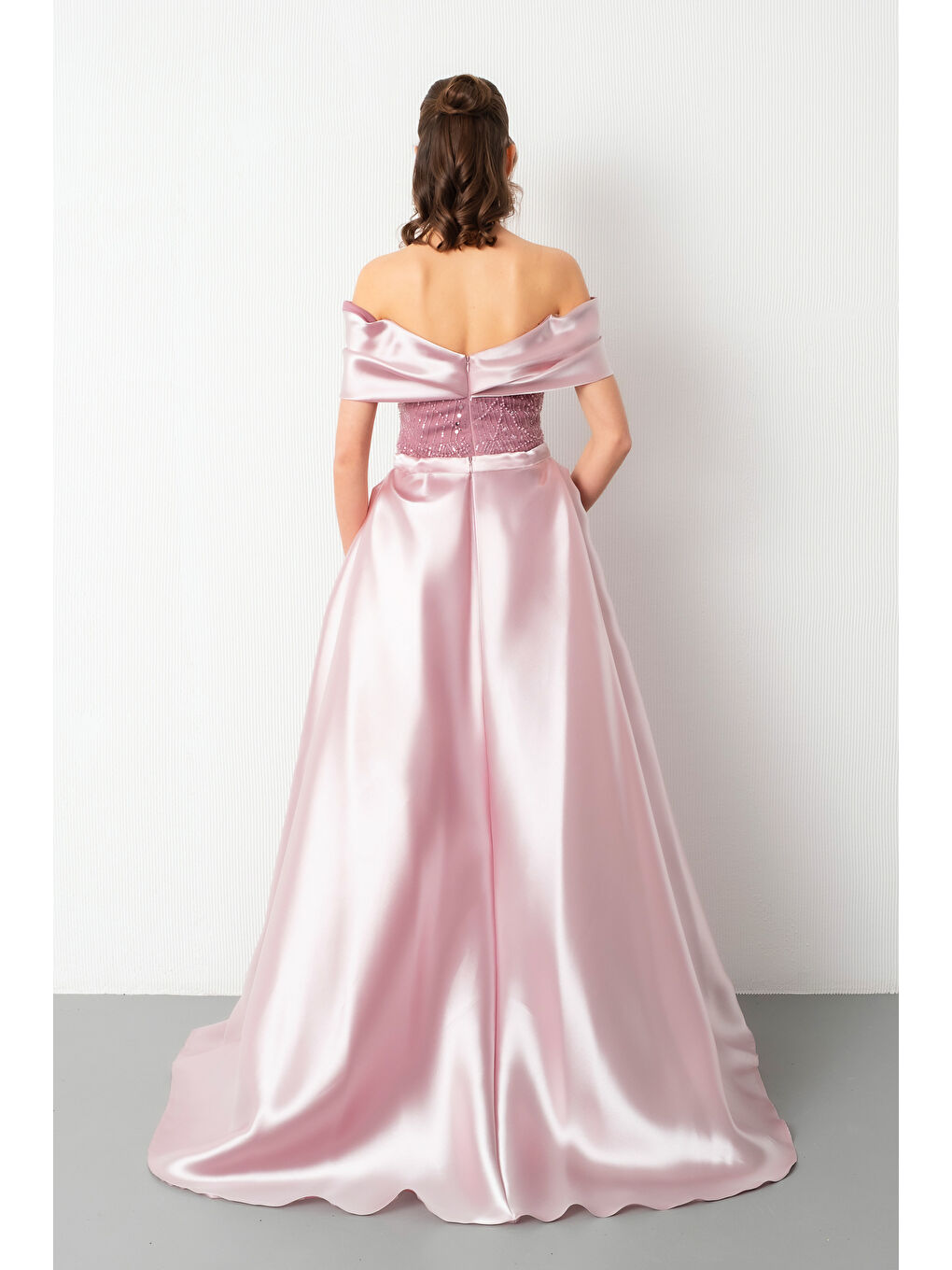 Pembe Kadın Pudra Kayık Yaka Kuyruklu Uzun Abiye Elbise-5