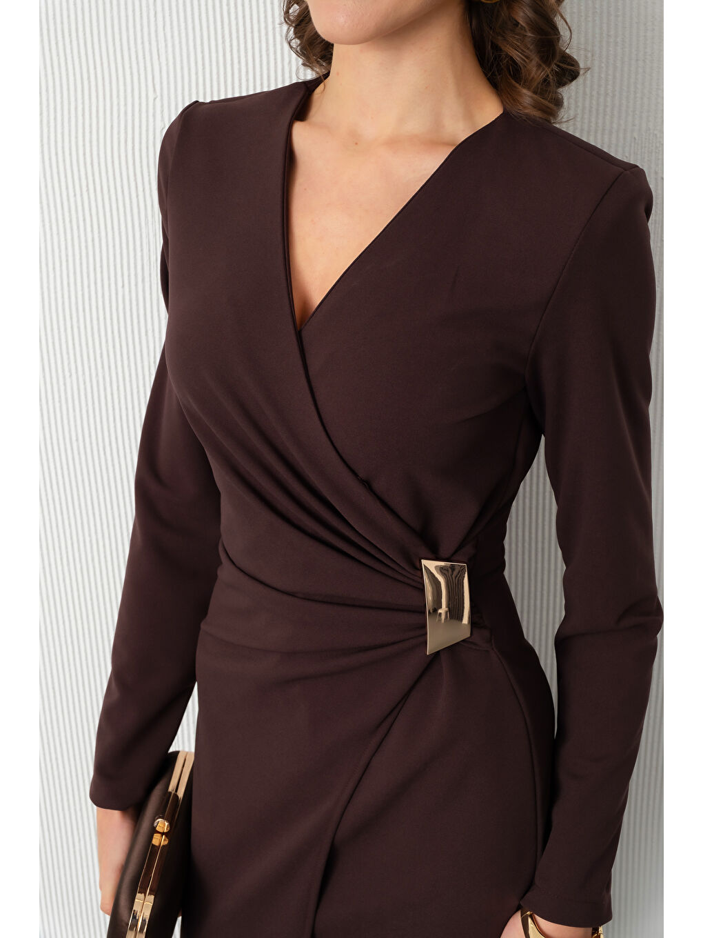 Kadın Kahverengi Aksesuar Detay Midi Davet Elbisesi-4