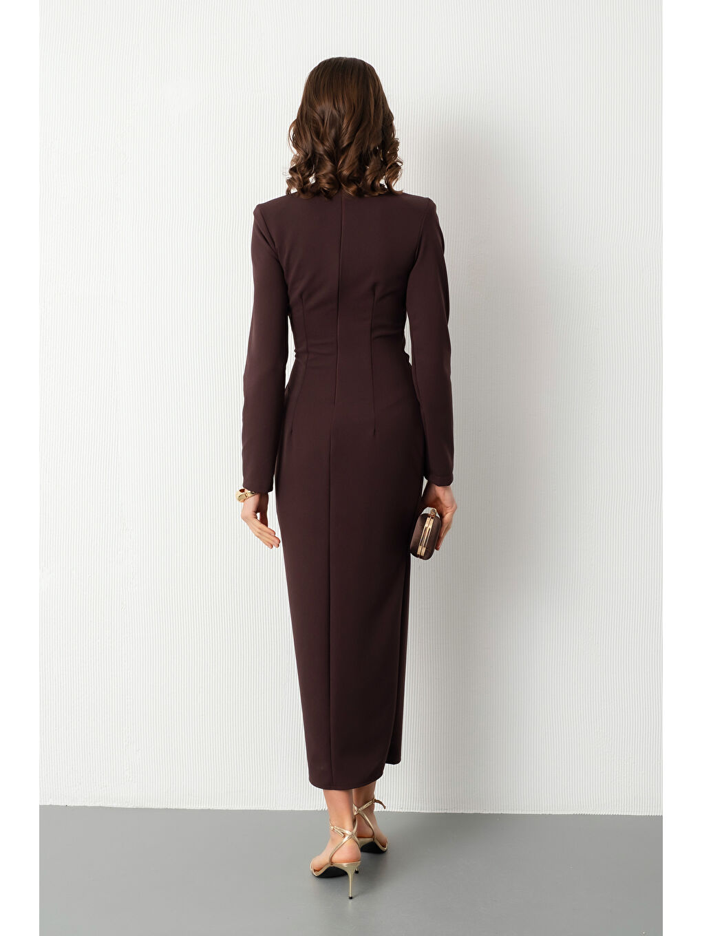 Kadın Kahverengi Aksesuar Detay Midi Davet Elbisesi-5