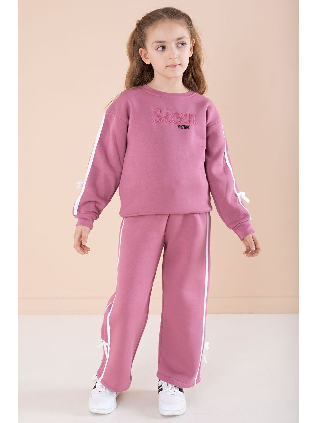 Pembe Gül Kurusu Yazı Nakışlı Şerit Detaylı Şardonlu Kız Çocuk Eşofman Takımı 23240
