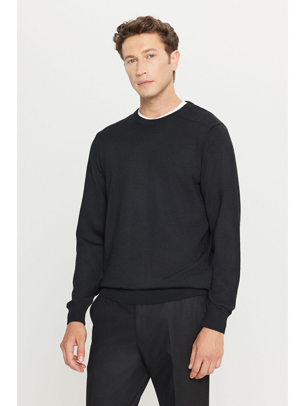 Erkek Siyah Yünlü Standart Fit Normal Kesim Bisiklet Yaka Triko Basic Kazak