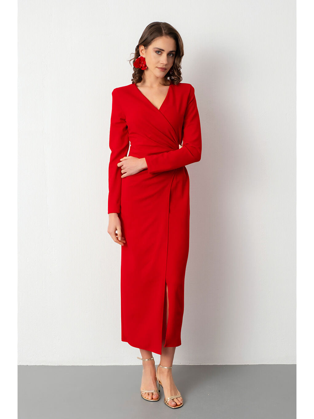 Kadın Kırmızı Aksesuar Detay Midi Davet Elbisesi-1