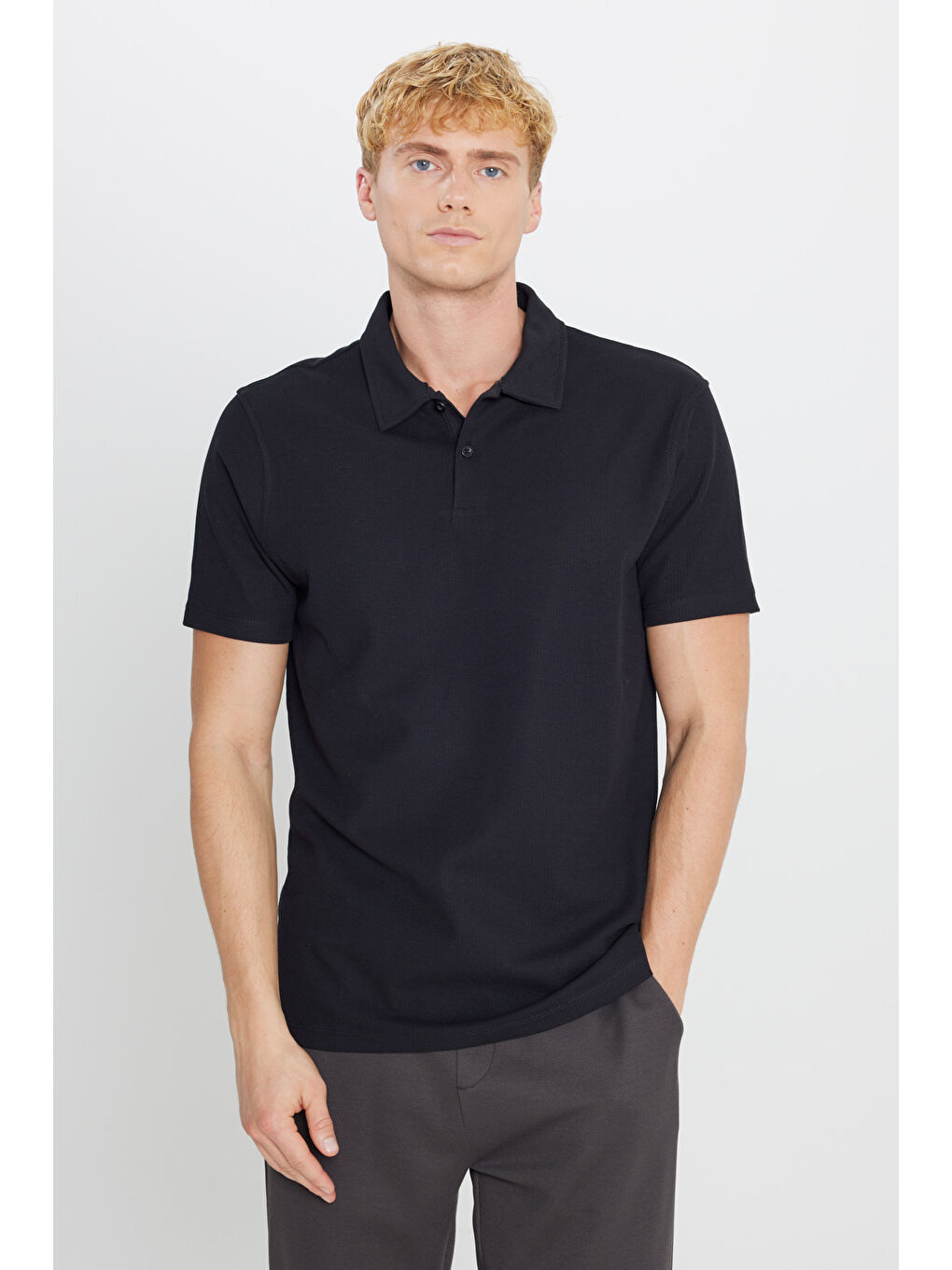 Erkek Siyah %100 Pamuk Slim Fit Dar Kesim Polo Yaka Jakarlı Tişört