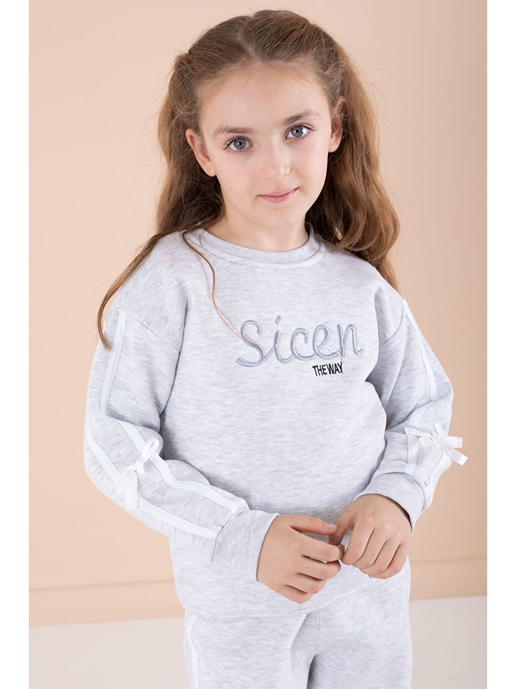 Gri Yazı Nakışlı Şerit Detaylı Şardonlu Kız Çocuk Eşofman Takımı 23238-2