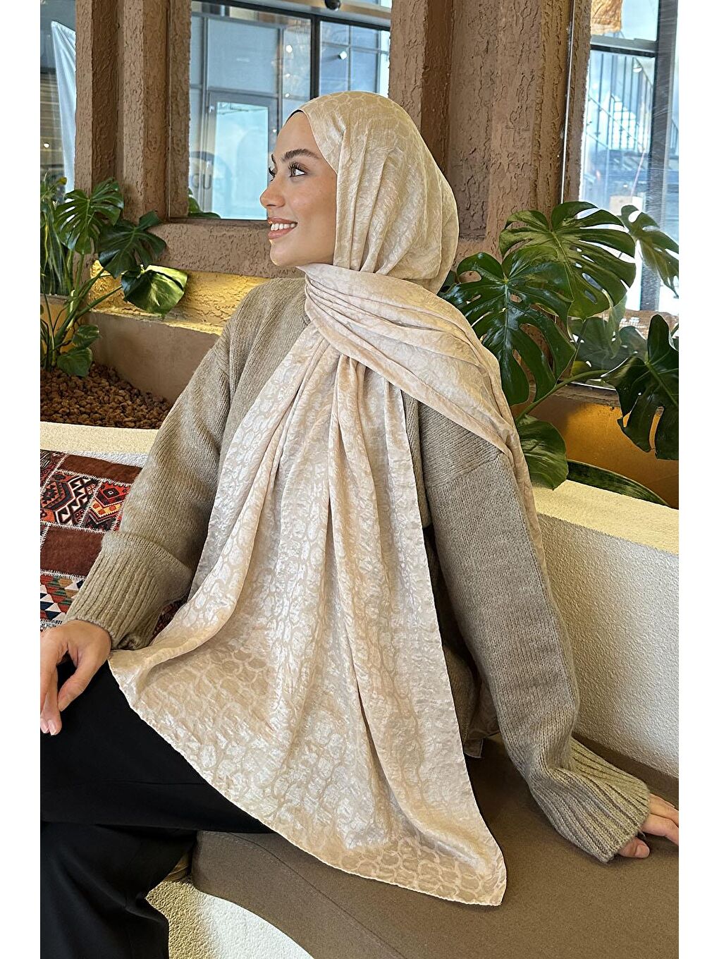 Bloom Desen Ayrobin Floş Jakar Şal Bej-3