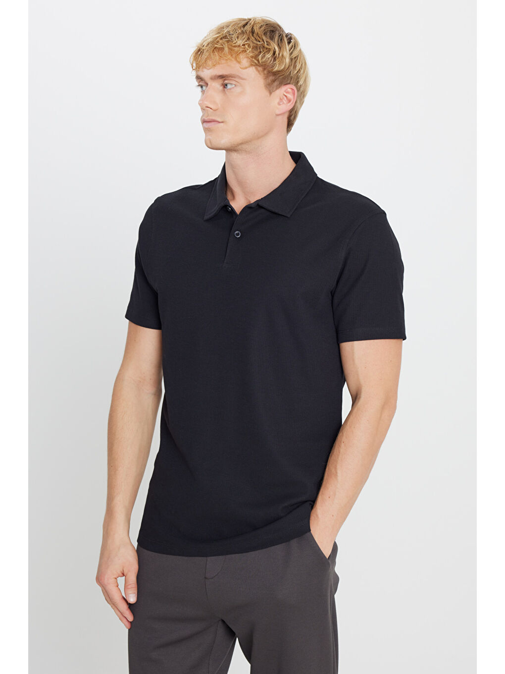 Erkek Siyah %100 Pamuk Slim Fit Dar Kesim Polo Yaka Jakarlı Tişört-2
