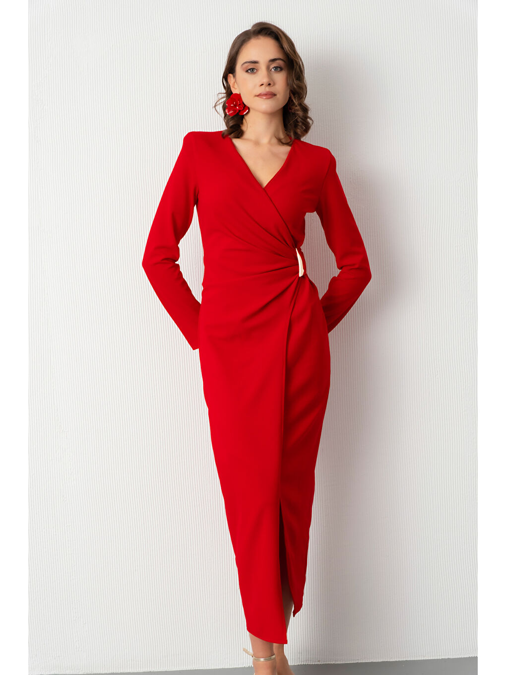 Kadın Kırmızı Aksesuar Detay Midi Davet Elbisesi-2