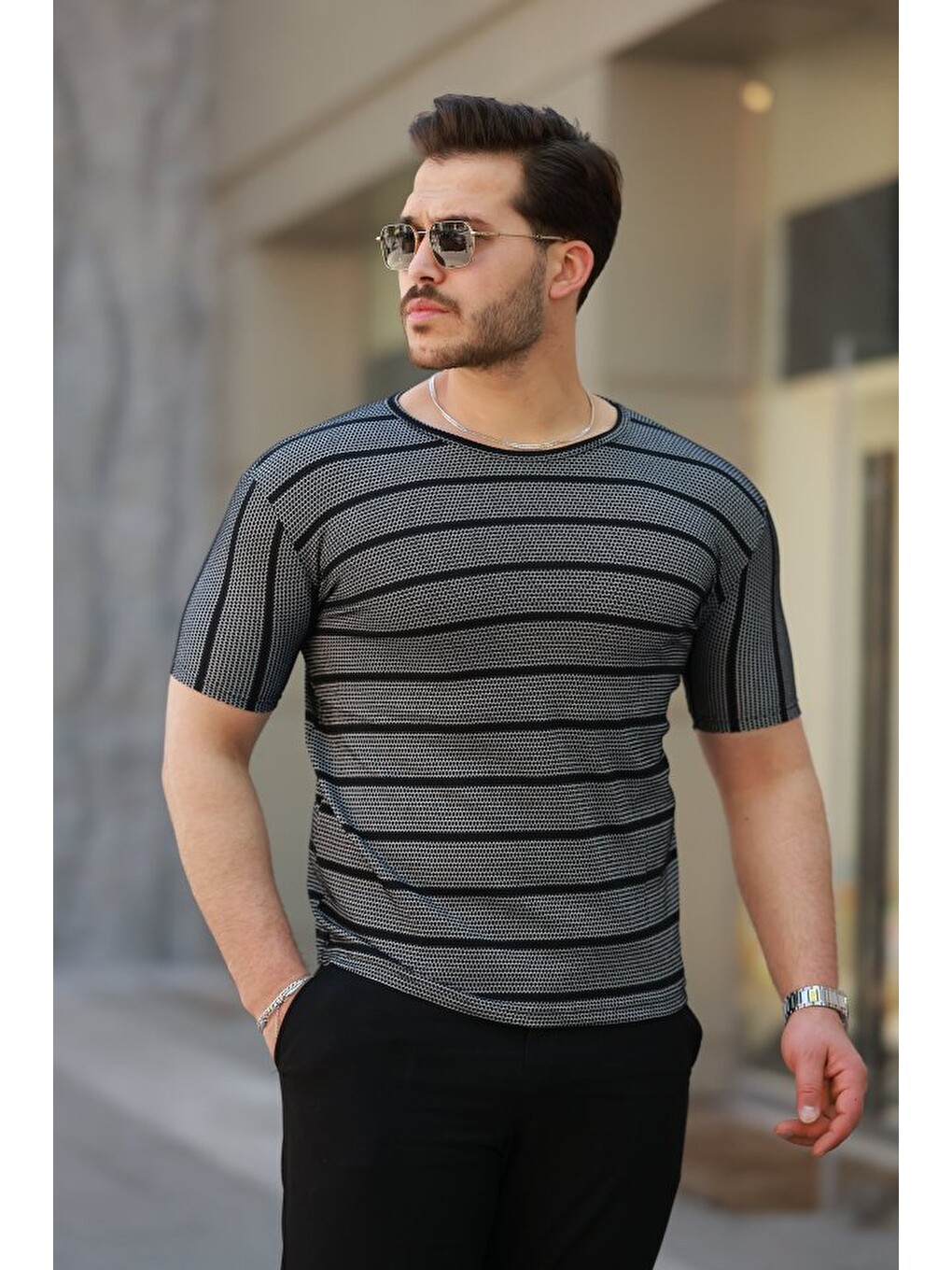 Siyah Erkek Petek Desenli Kısa Kollu T-shirt-2