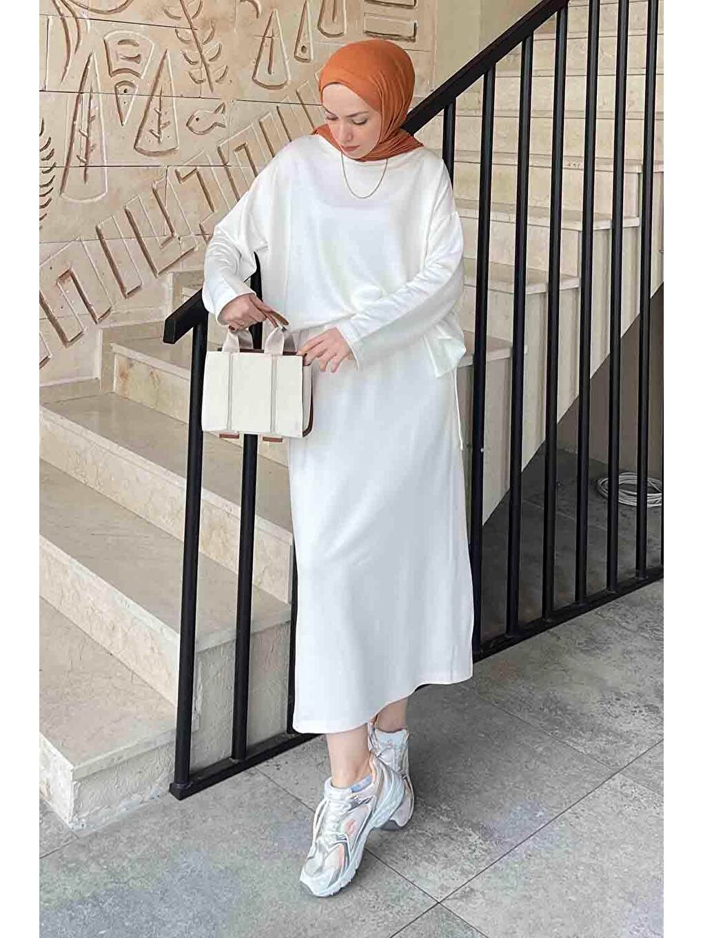 Kristal Etekli Takım Beyaz-1