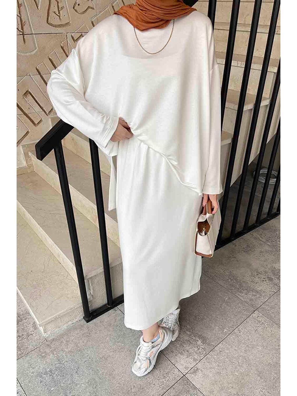 Kristal Etekli Takım Beyaz-3