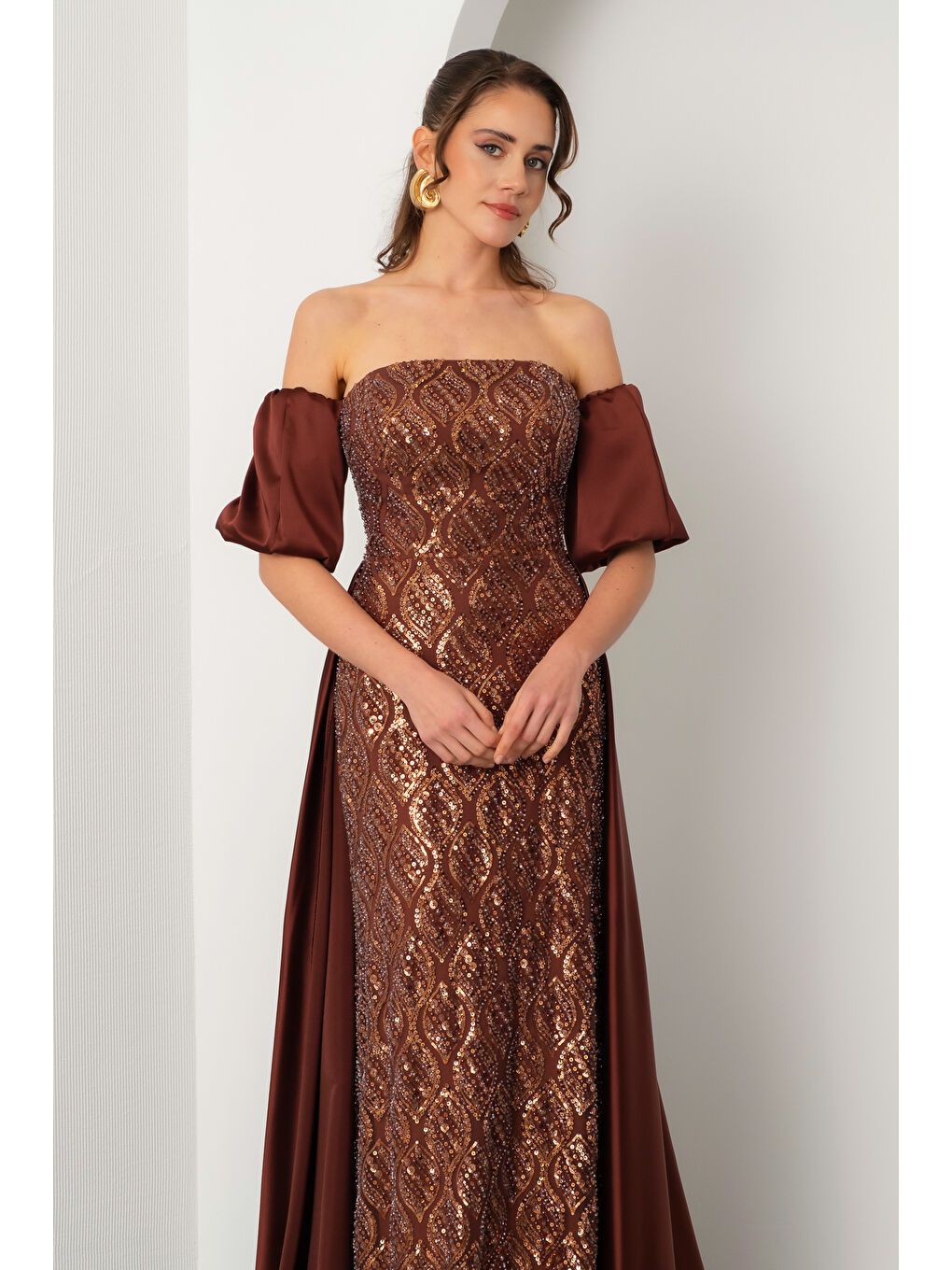 Kadın Kahverengi Straplez Balon Kol Taşlı Uzun Abiye Elbise-2