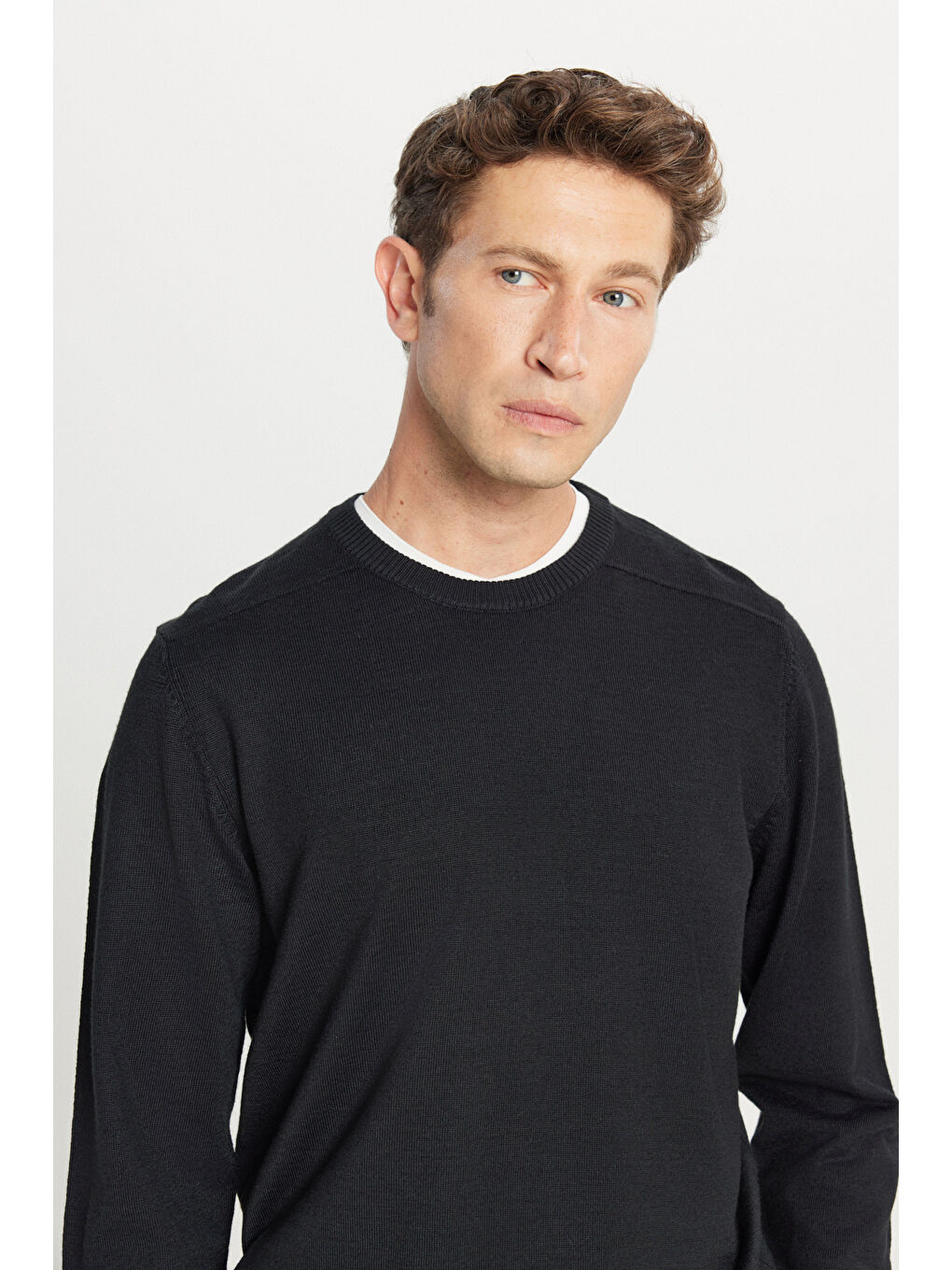 Erkek Siyah Yünlü Standart Fit Normal Kesim Bisiklet Yaka Triko Basic Kazak-3