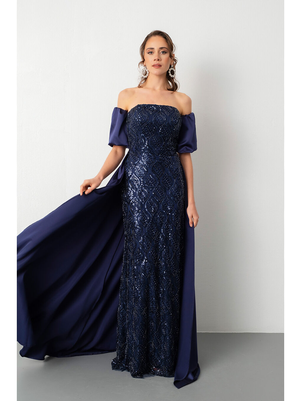 Kadın Lacivert Straplez Balon Kol Taşlı Uzun Abiye Elbise
