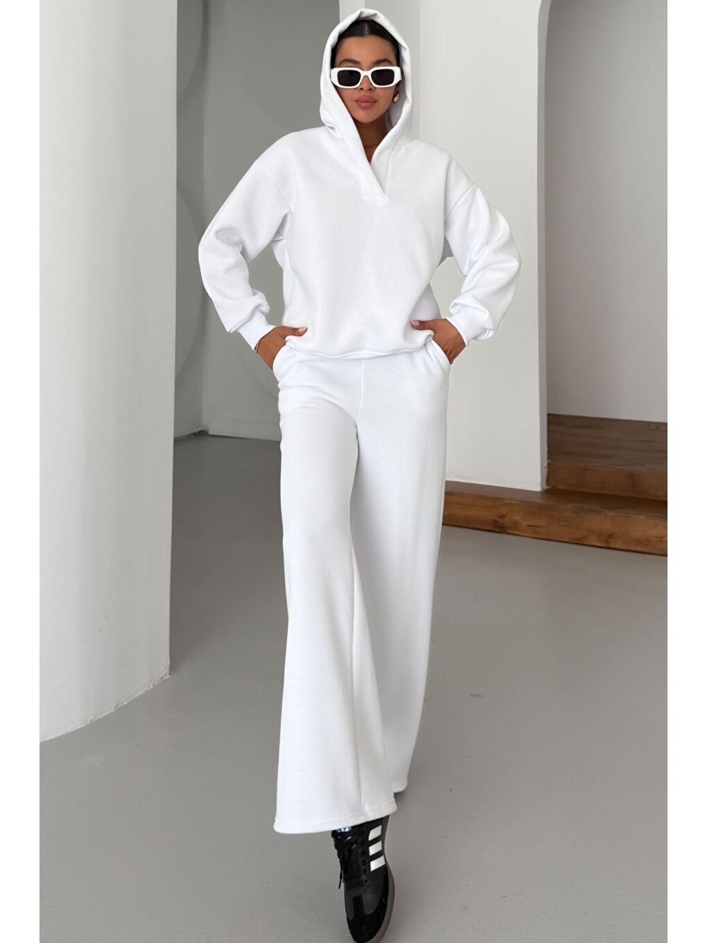 Kadın Beyaz Patlı Yaka Kapüşonlu 3 İplik Eşofman Takımı-1
