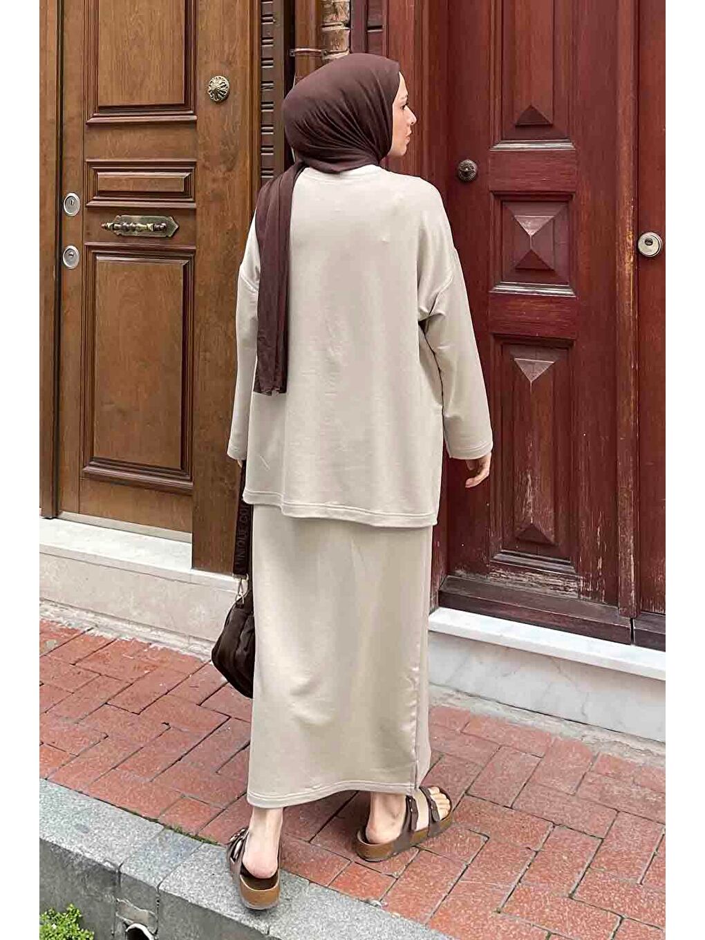 Kristal Etekli Takım Bej-3