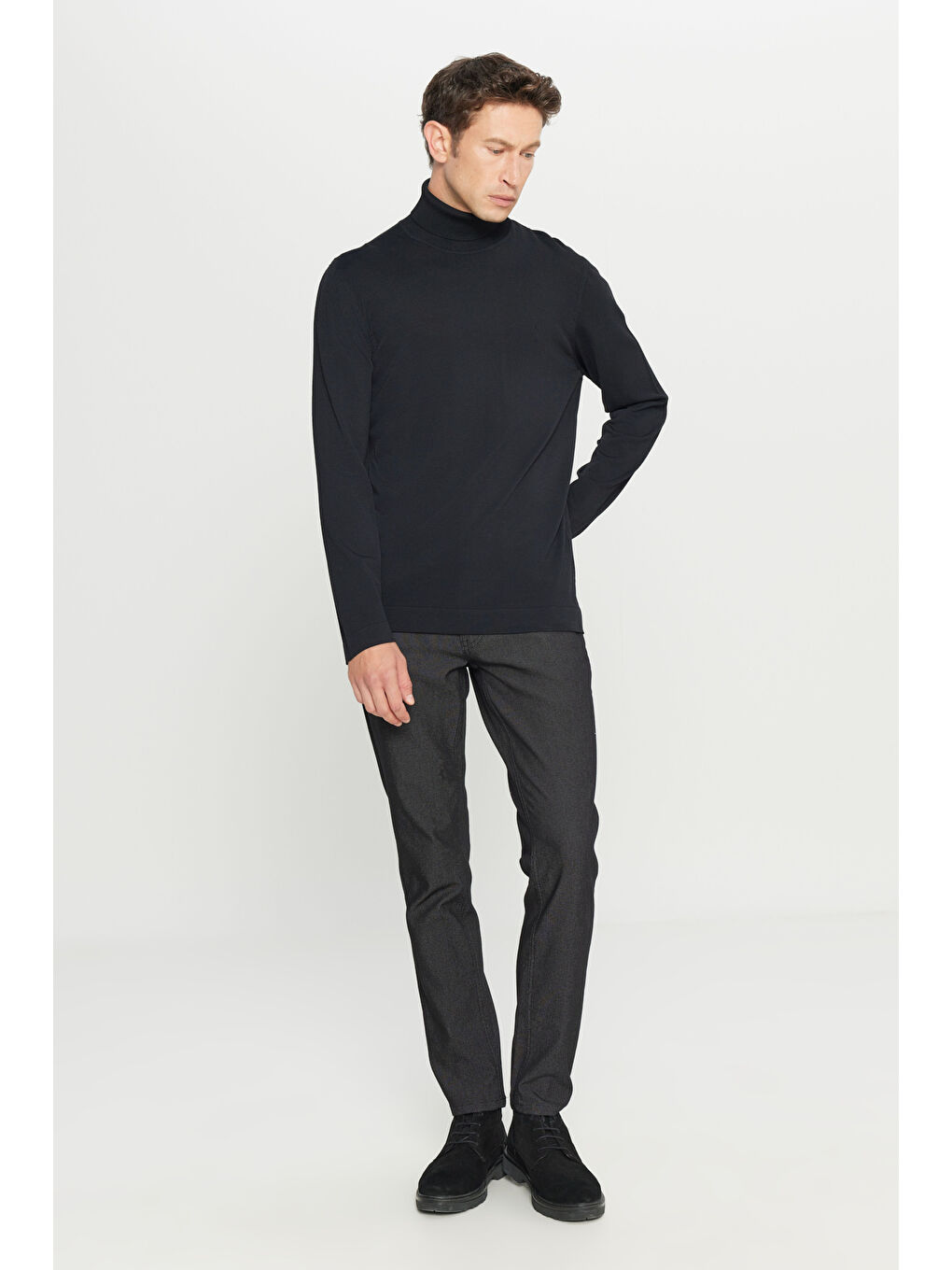 Erkek Siyah Standart Fit Normal Kesim Tam Balıkçı Yaka Triko Basic Kazak-1