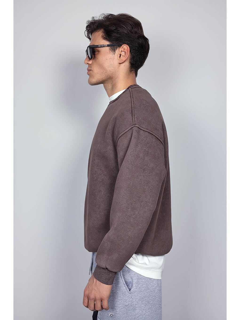 Erkek Oversize Yıkamalı Sweatshirt Kahverengi-4