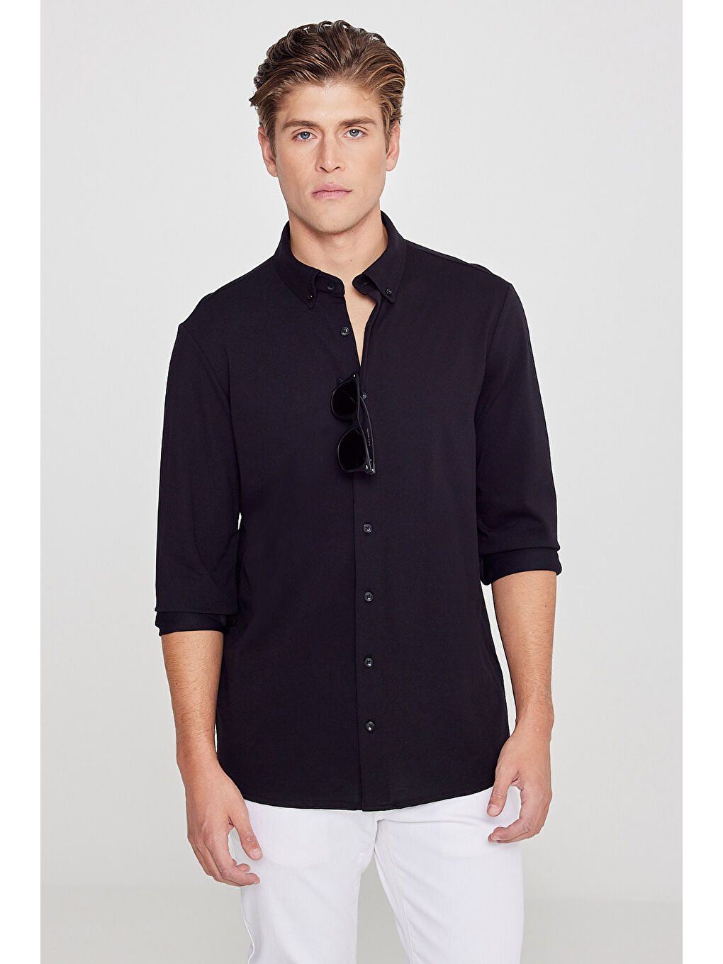 Erkek Siyah Pamuklu Tailored Slim Fit Dar Kesim Düğmeli Yaka Örme Gömlek