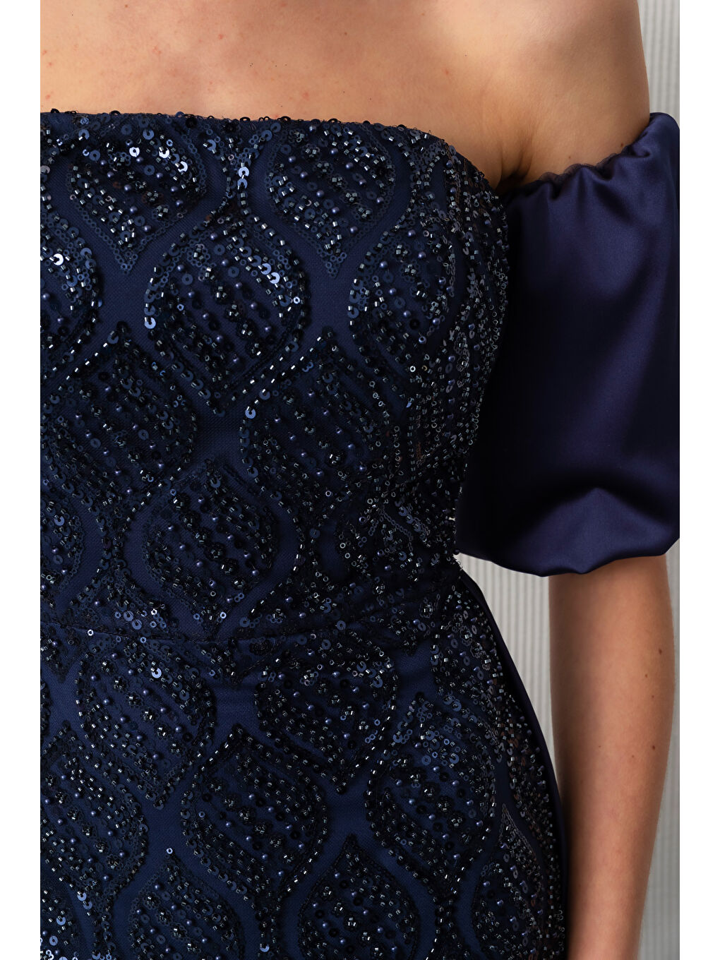 Kadın Lacivert Straplez Balon Kol Taşlı Uzun Abiye Elbise-4