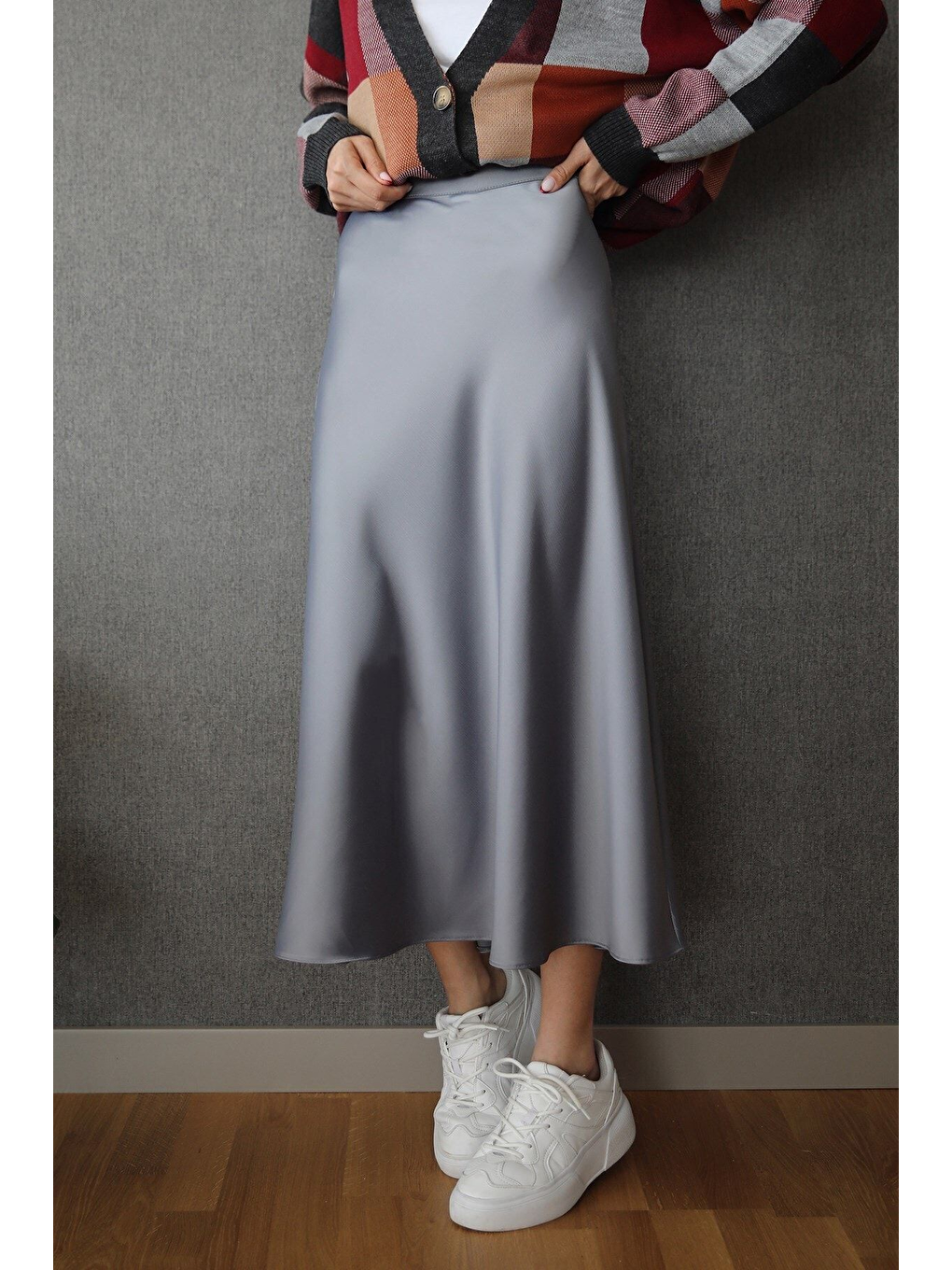 Gri Saten Etek-1